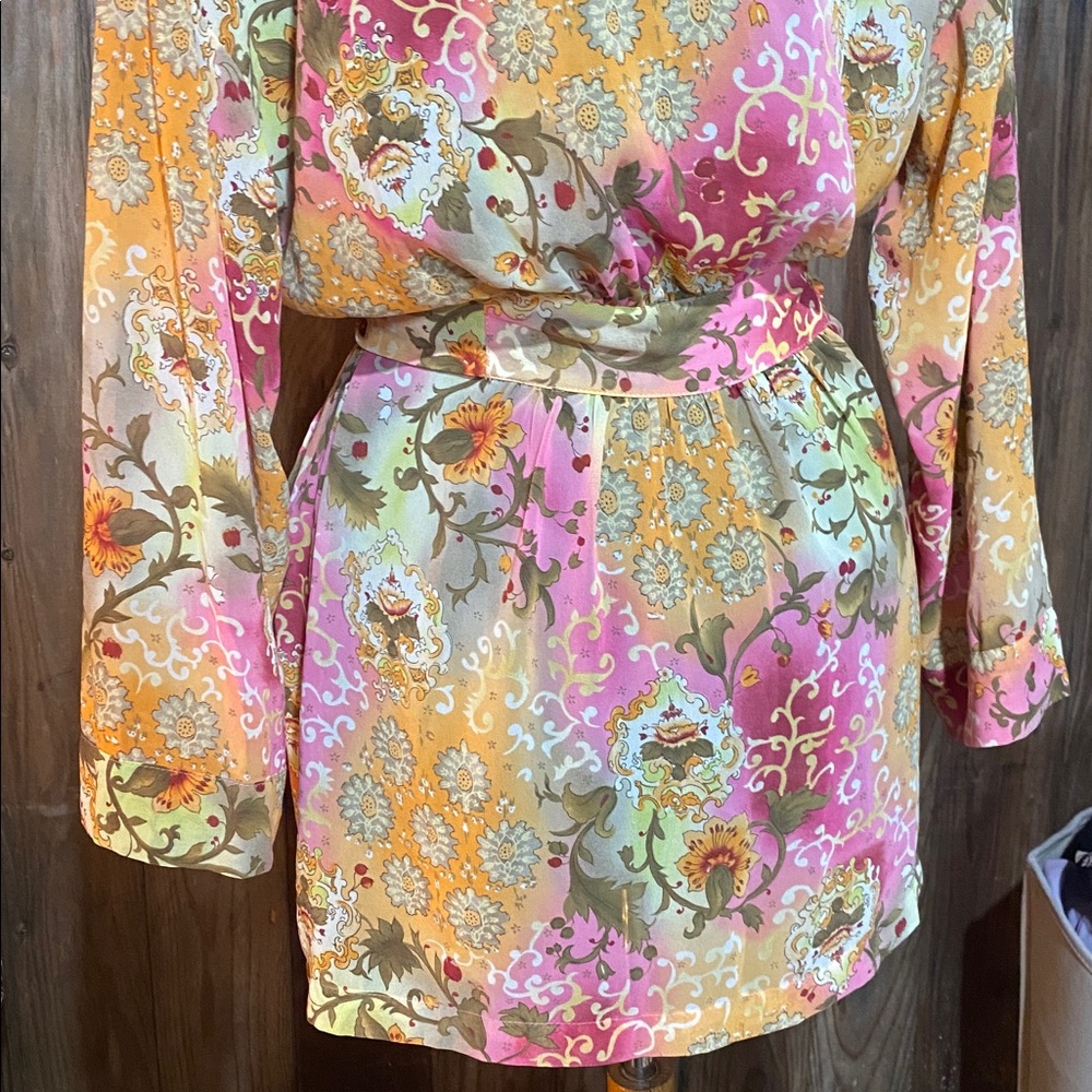 Victoria Secret Semi-Sheer Robe w/pockets - Picture 6 of 16